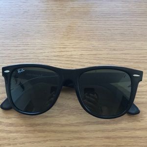 Ray Ban Wayfarer sunglasses